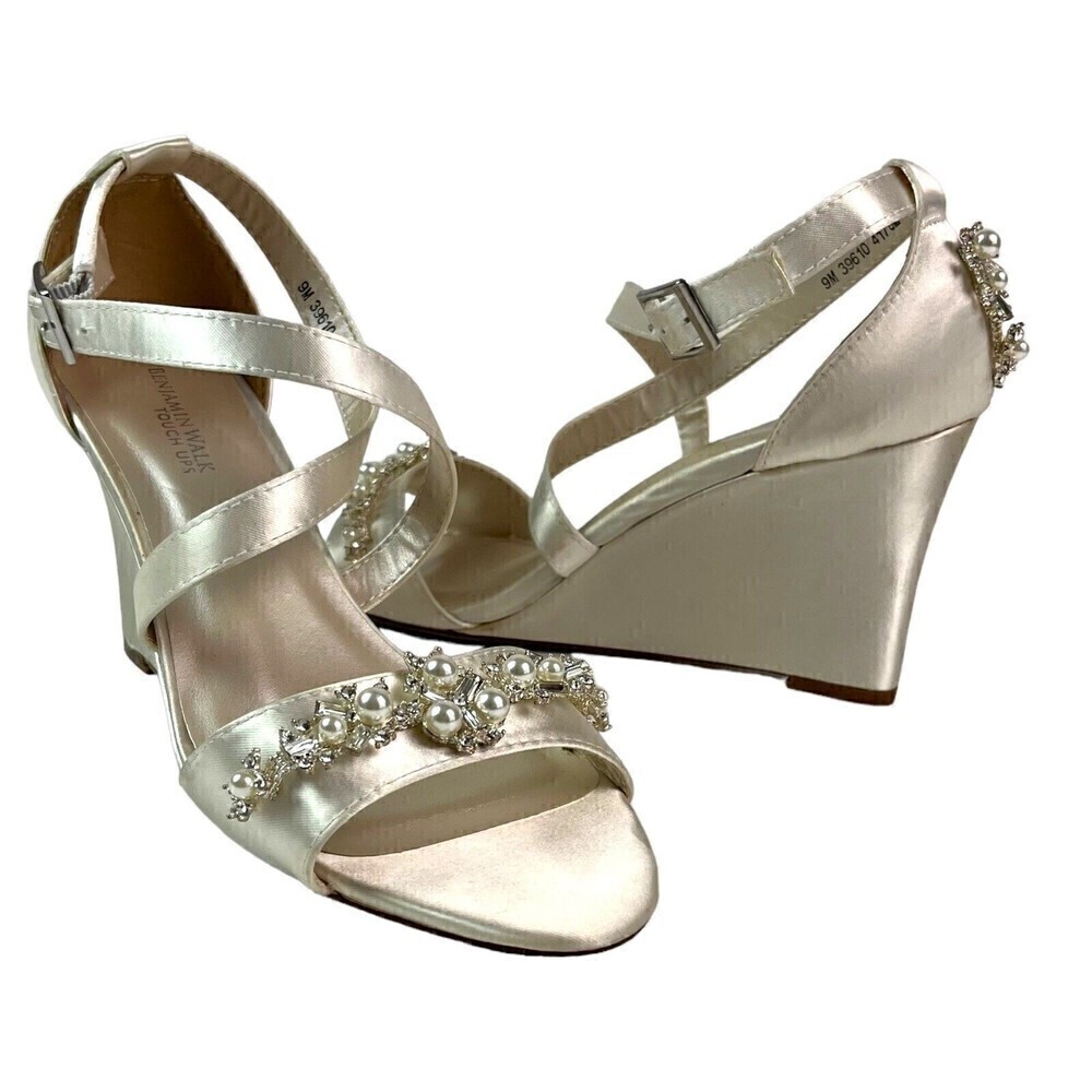 Benjamin Walk Touch ups Embellished Jenna Wedge Sandal 9 Shoes Jeweled Wedding
